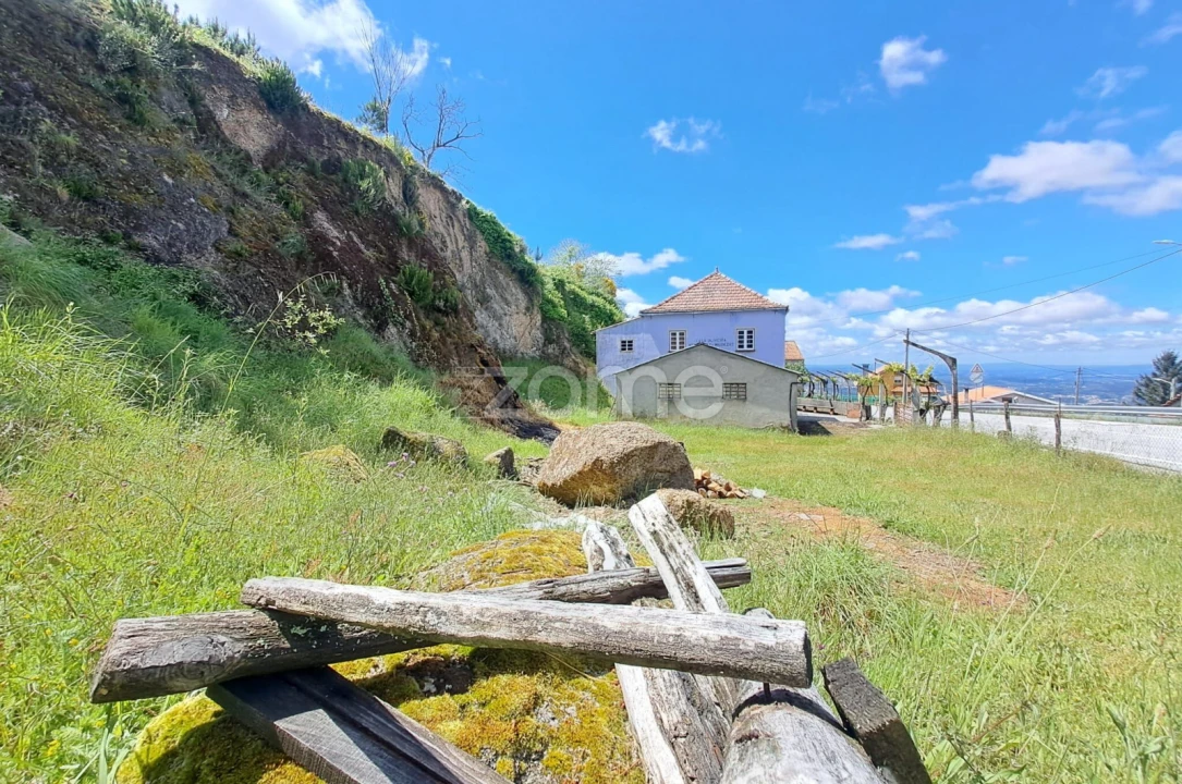 Moradia T6 para Venda em Seia, São Romão e Lapa dos Dinheiros Foto 12