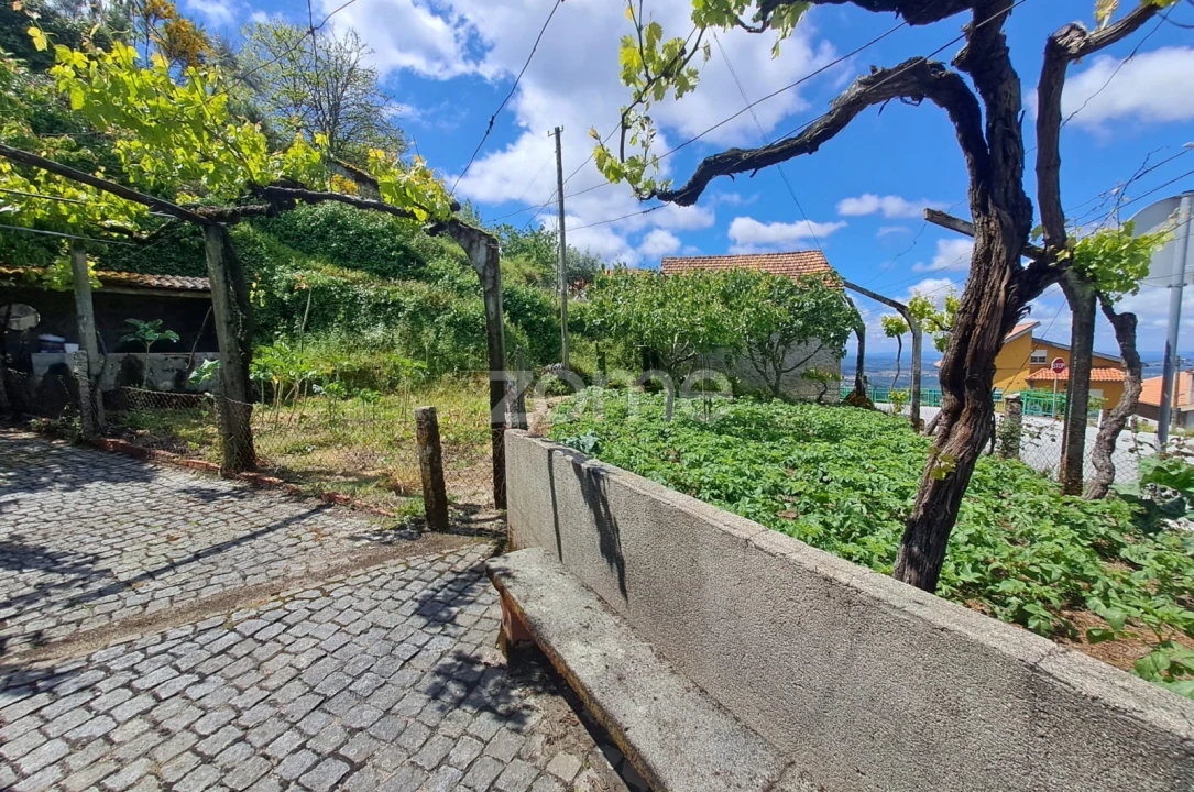 Moradia T6 para Venda em Seia, São Romão e Lapa dos Dinheiros Foto 16