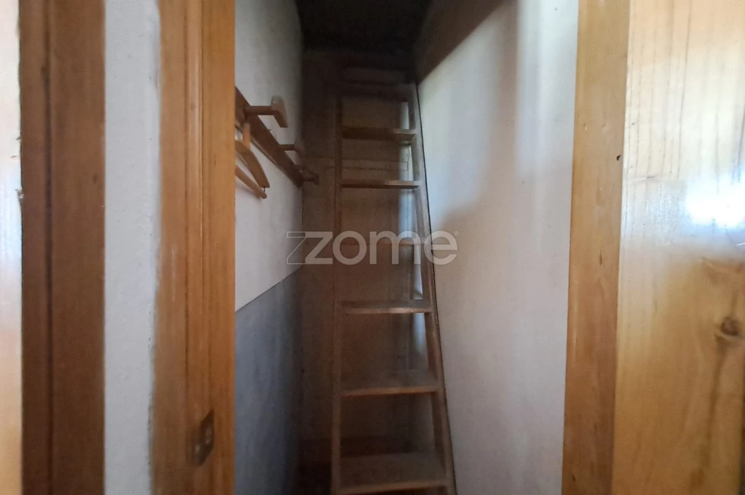 Moradia T6 para Venda em Seia, São Romão e Lapa dos Dinheiros Foto 7