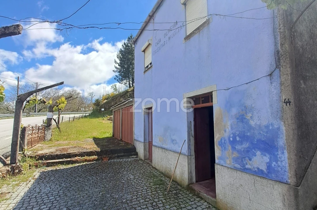 Moradia T6 para Venda em Seia, São Romão e Lapa dos Dinheiros Foto 23
