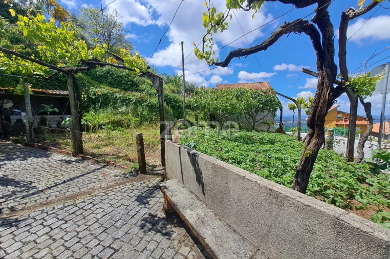 Moradia T6 para Venda em Seia, São Romão e Lapa dos Dinheiros Foto 16