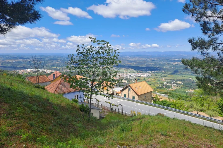 Moradia T6 para Venda em Seia, São Romão e Lapa dos Dinheiros Foto 20