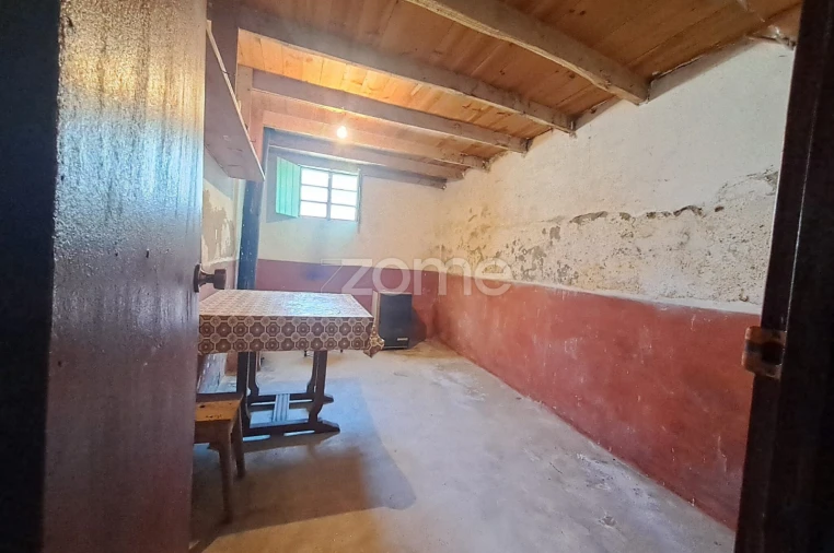 Moradia T6 para Venda em Seia, São Romão e Lapa dos Dinheiros Foto 8