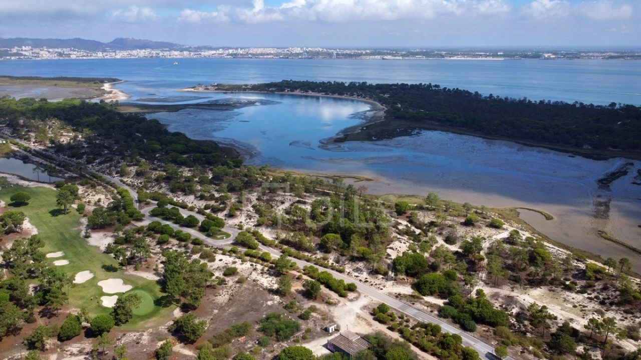 Apartamento T1 para Venda em Carvalhal Foto 38