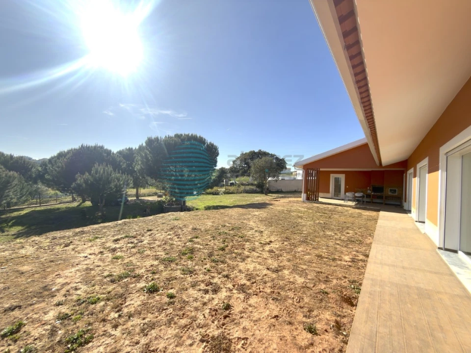 Moradia T4 para Venda em Ramalhal Foto 3