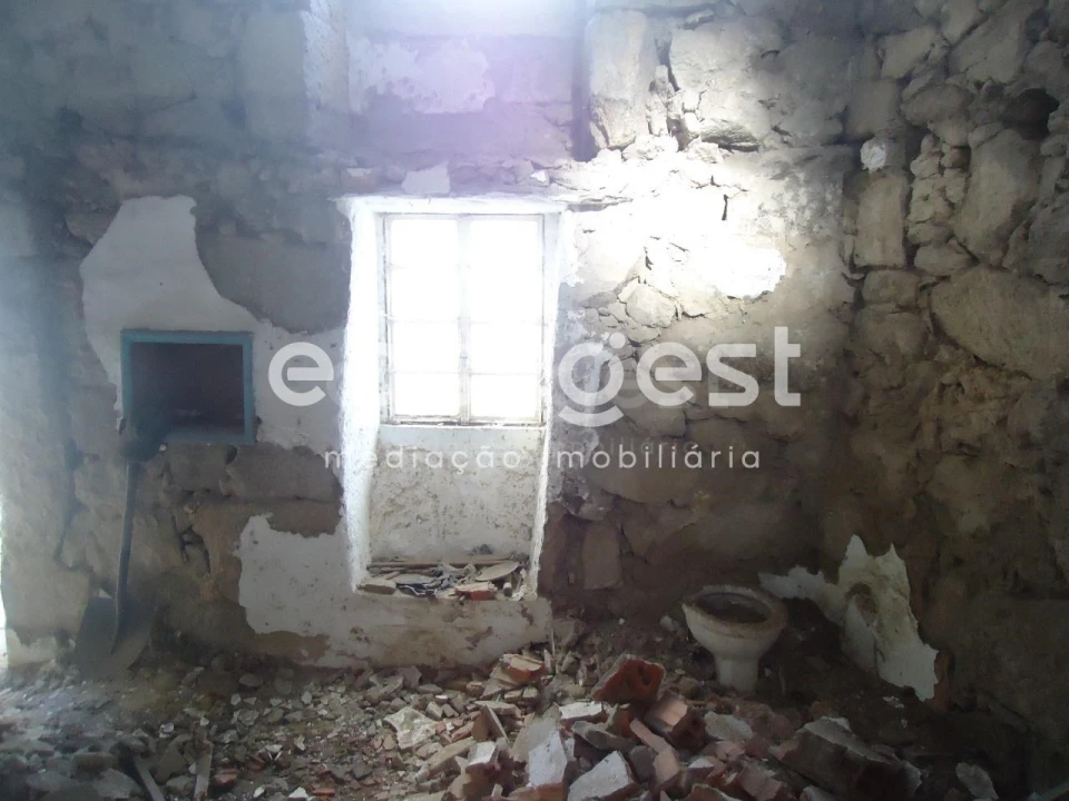 Moradia T2 para Venda em Alcains Foto 12