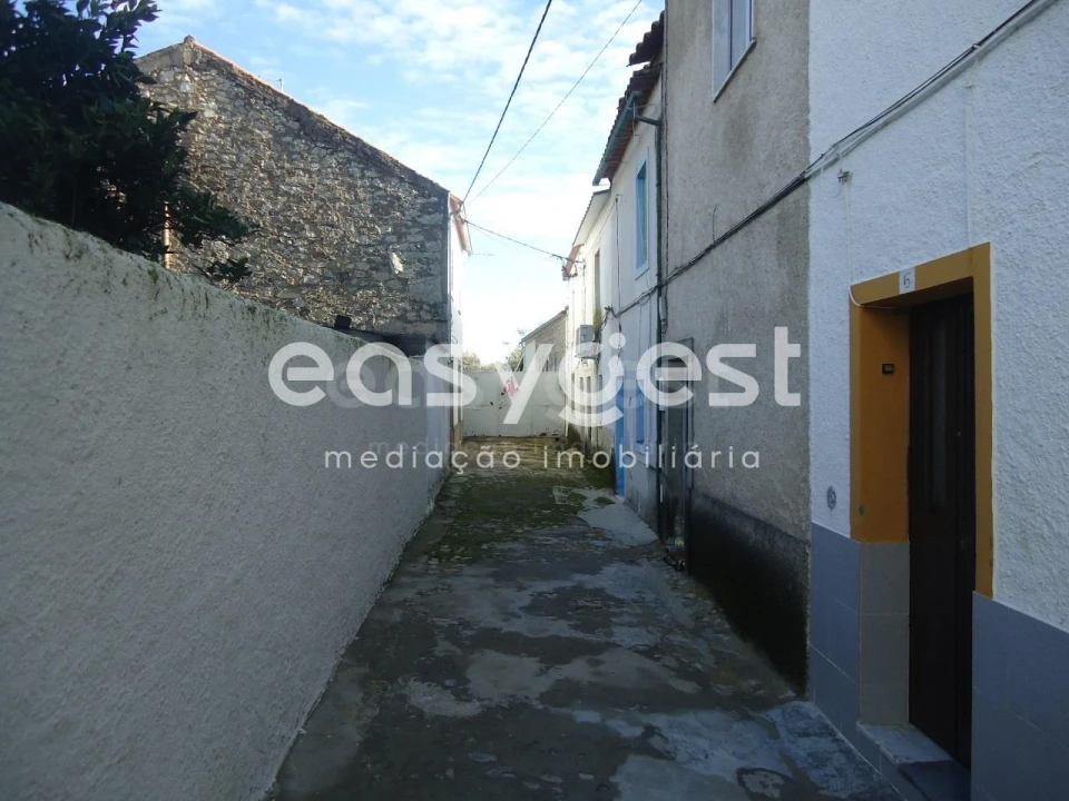 Moradia T2 para Venda em Alcains Foto 27