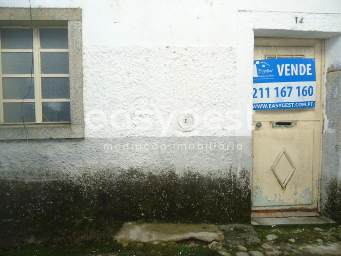 Moradia T2 para Venda em Alcains Foto 2