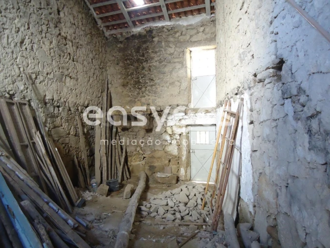 Moradia T2 para Venda em Alcains Foto 3