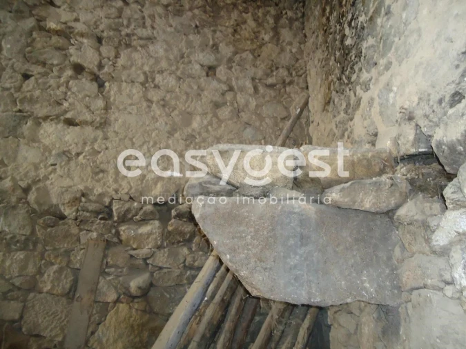 Moradia T2 para Venda em Alcains Foto 6