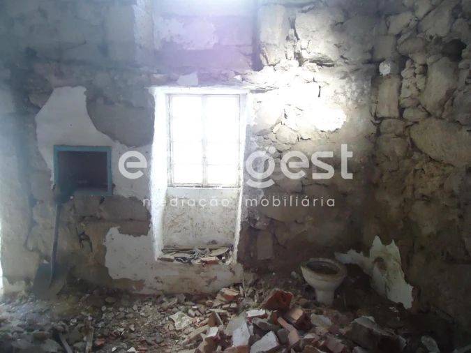 Moradia T2 para Venda em Alcains Foto 12