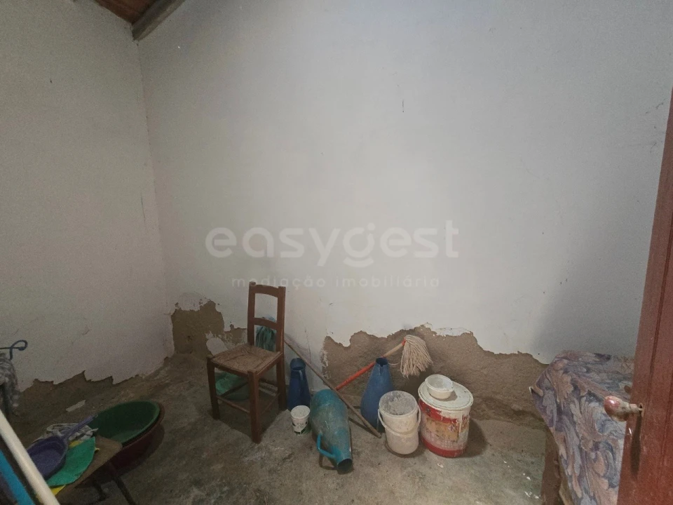 Moradia T2 para Venda em Alcaria Ruiva Foto 8