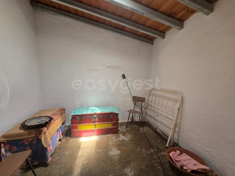 Moradia T2 para Venda em Alcaria Ruiva Foto 11