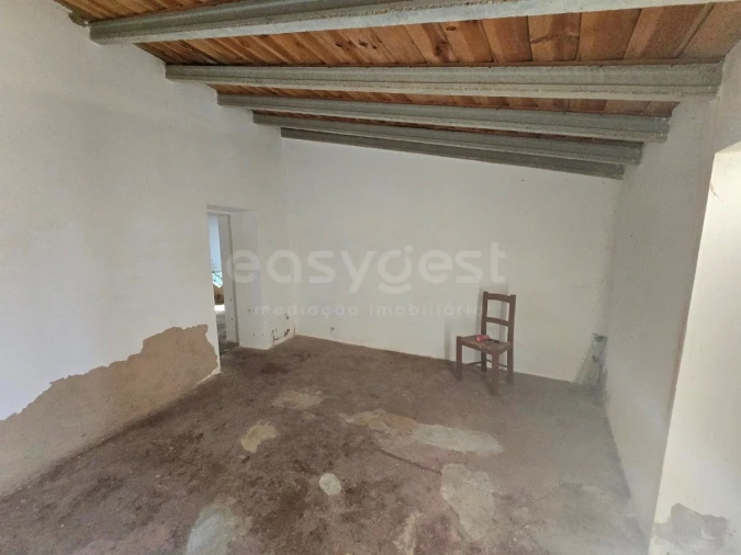 Moradia T2 para Venda em Alcaria Ruiva Foto 3