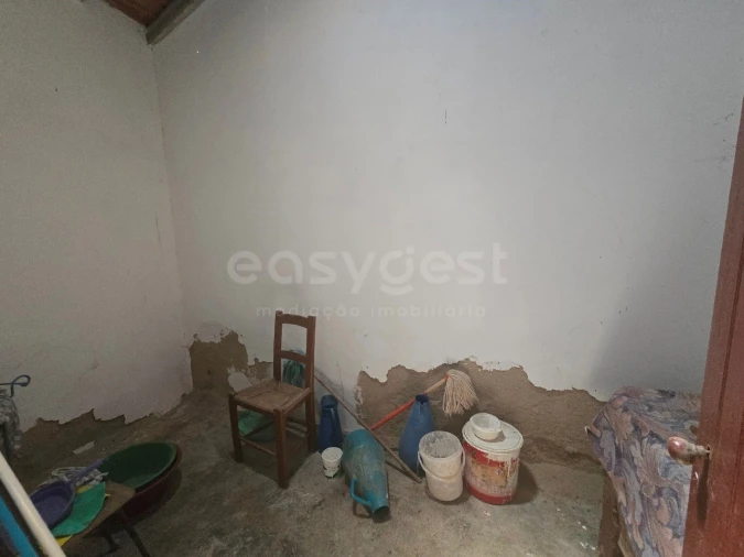 Moradia T2 para Venda em Alcaria Ruiva Foto 8