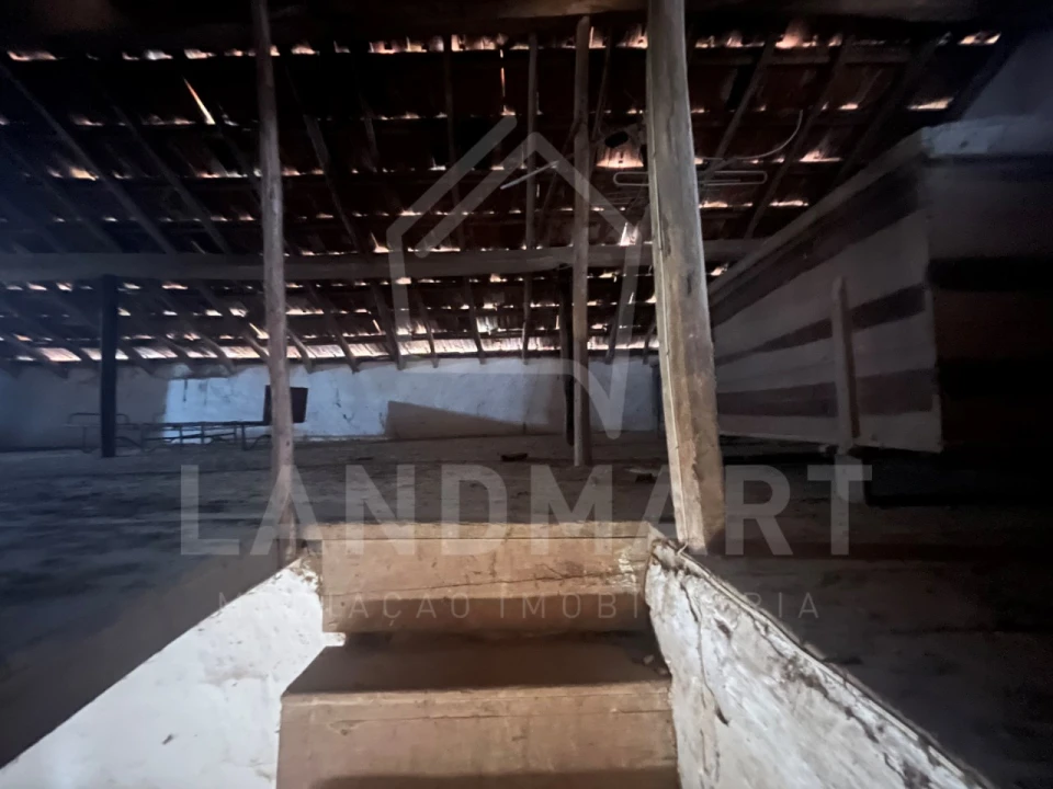 Moradia T2 para Venda em Turquel Foto 6