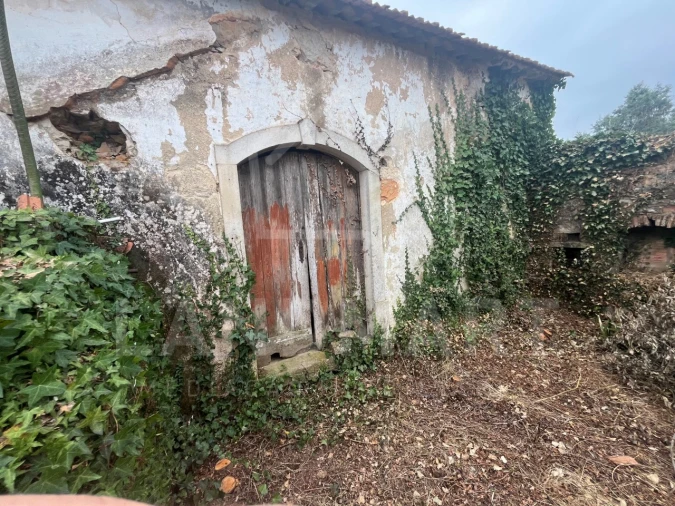 Moradia T2 para Venda em Turquel Foto 7