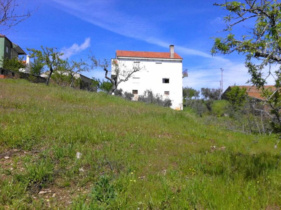 Moradia T3 para Venda em Cerejais Foto 3