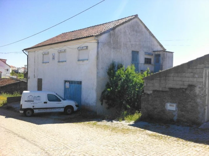 Moradia T3 para Venda em Cerejais Foto 2