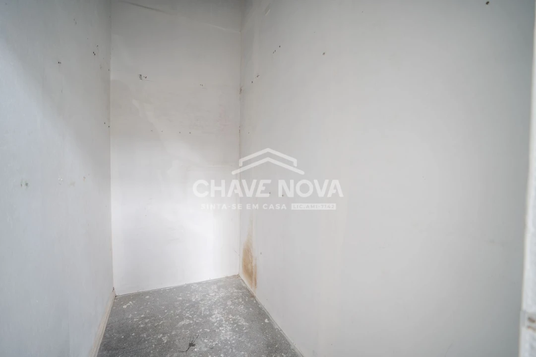 Loja para Arrendamento em Arcozelo Foto 9