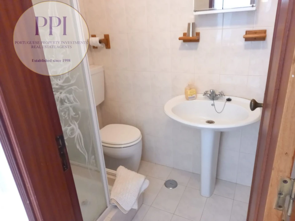 Apartamento T2 para Venda em Budens Foto 8