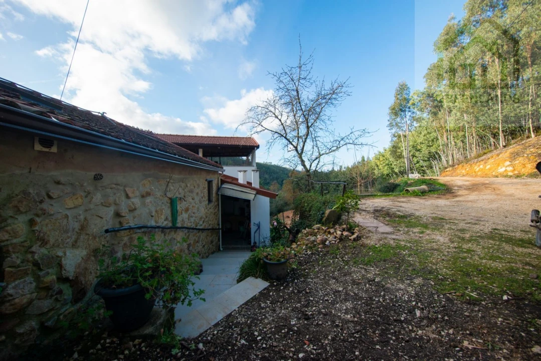 Quinta T2 para Venda em Vila Nova do Ceira Foto 12