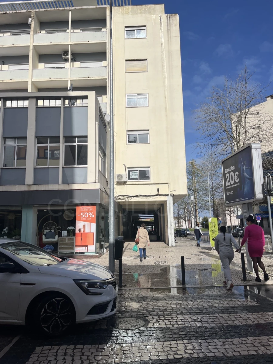 Prédio para Venda em Barreiro e Lavradio Foto 8