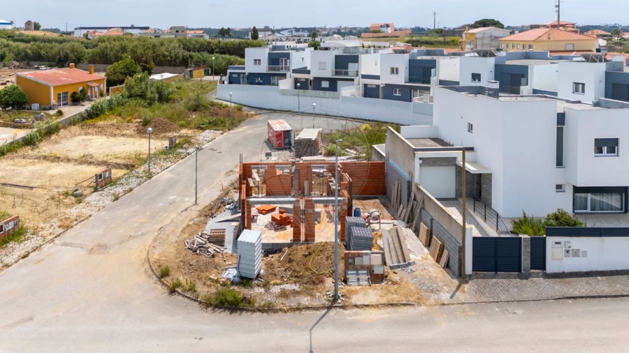 Moradia T4 para Venda em Santa Barbara Foto 2