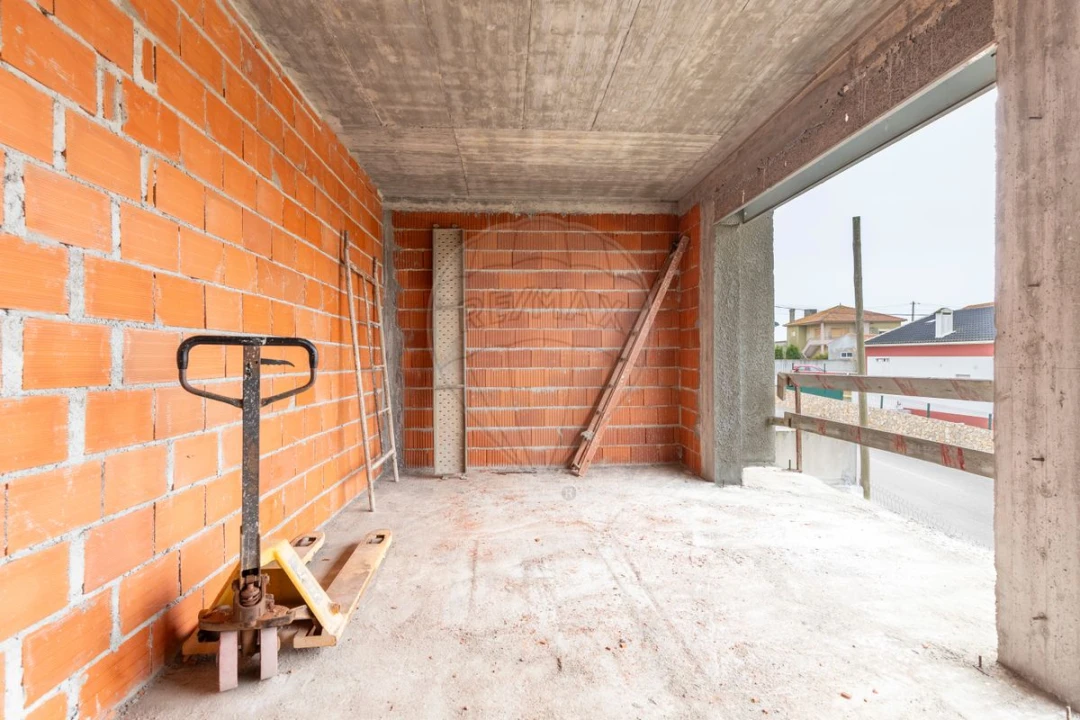 Moradia T4 para Venda em Santa Barbara Foto 15