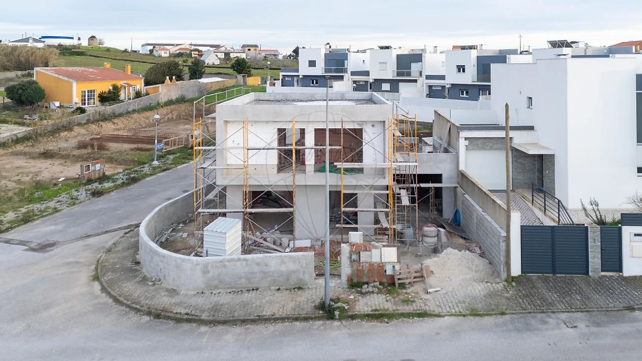 Moradia T4 para Venda em Santa Barbara Foto 2