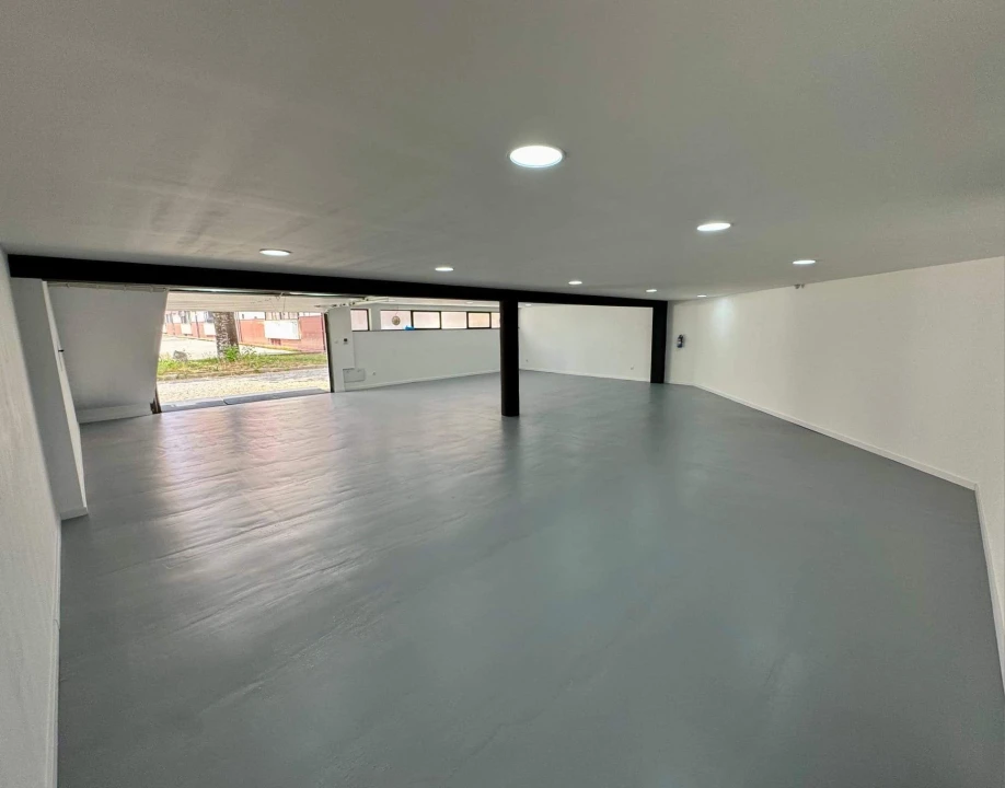 Garagem para Venda em Braga (São José de São Lázaro e São João do Souto) Foto 2