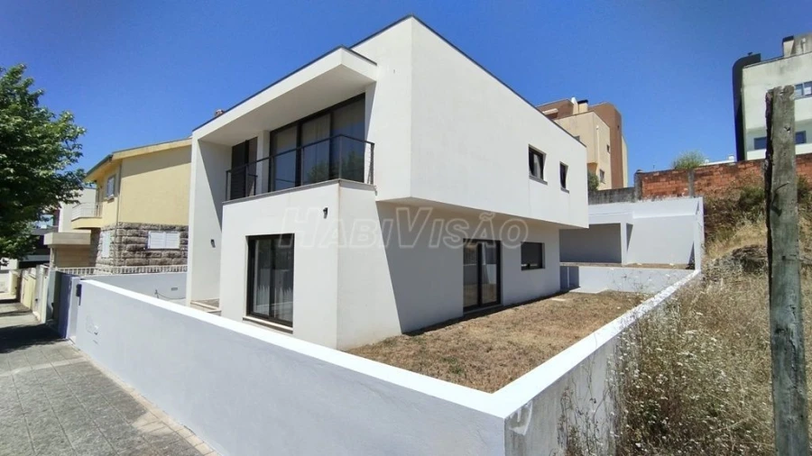 Moradia T3 para Venda em Valongo Foto 1