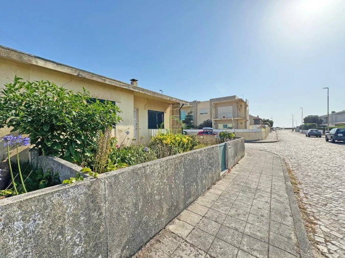 Moradia T3 para Venda em Mindelo Foto 5