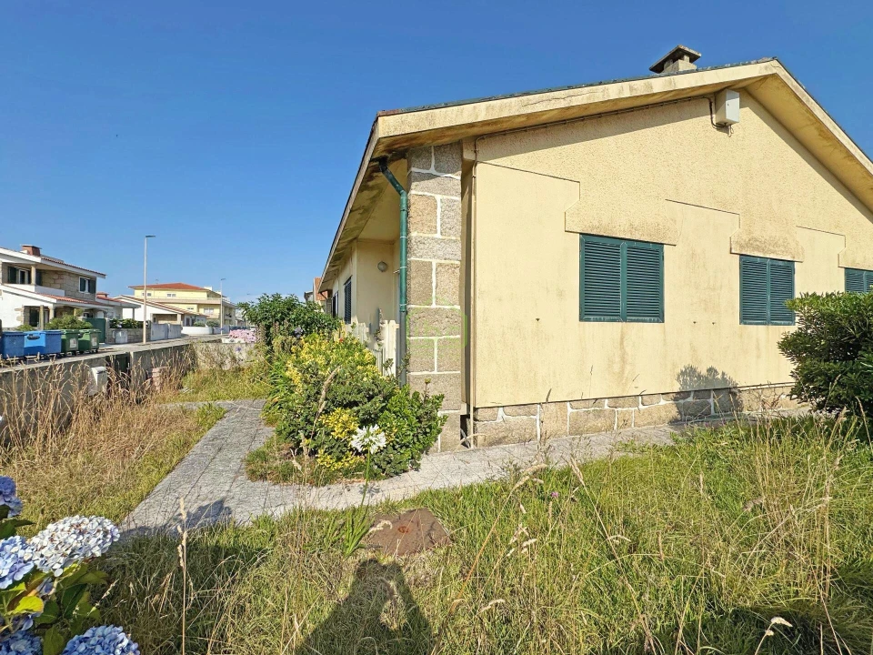 Moradia T3 para Venda em Mindelo Foto 6