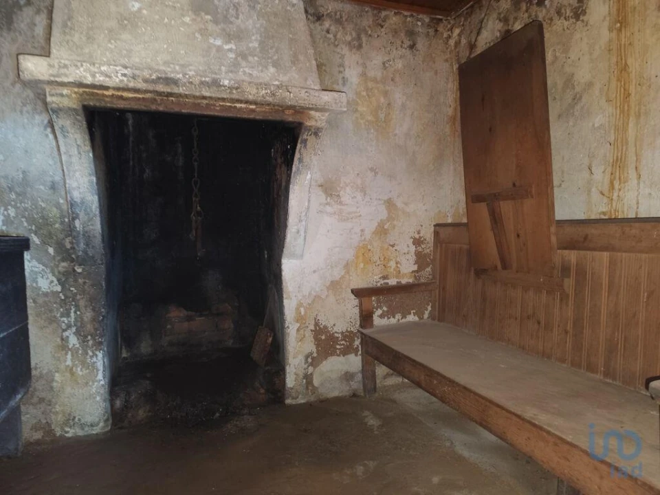 Moradia T2 para Venda em Penas Roias Foto 6