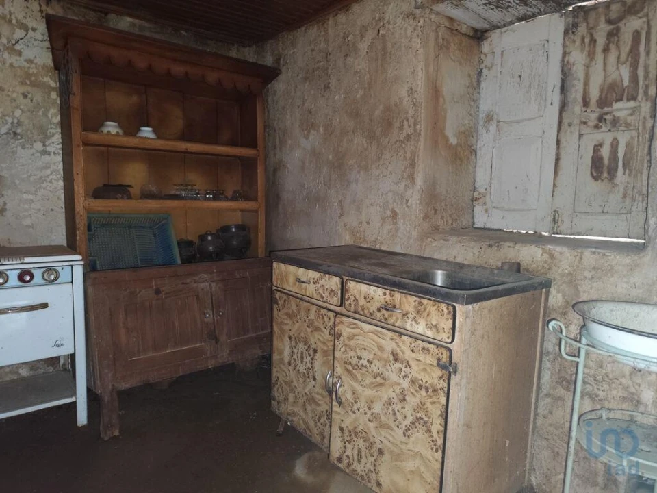 Moradia T2 para Venda em Penas Roias Foto 5