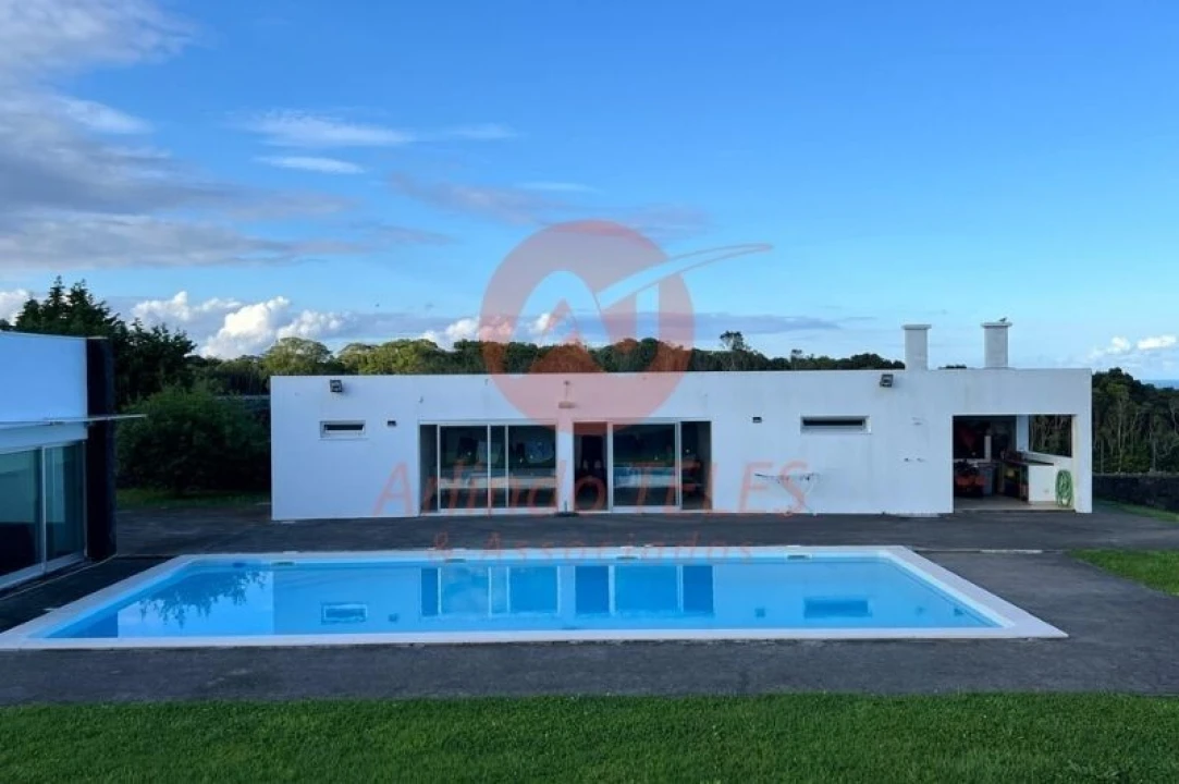 Moradia T5 para Venda em São Sebastião Foto 6