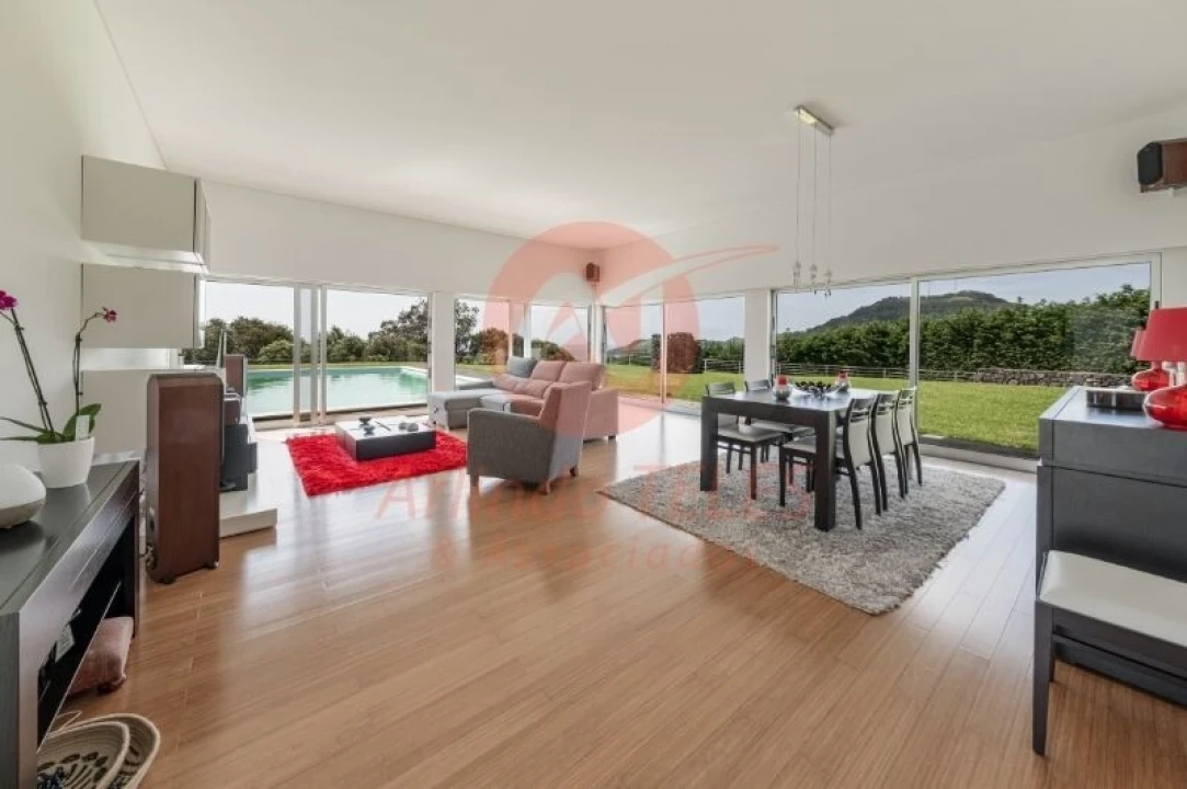 Moradia T5 para Venda em São Sebastião Foto 13