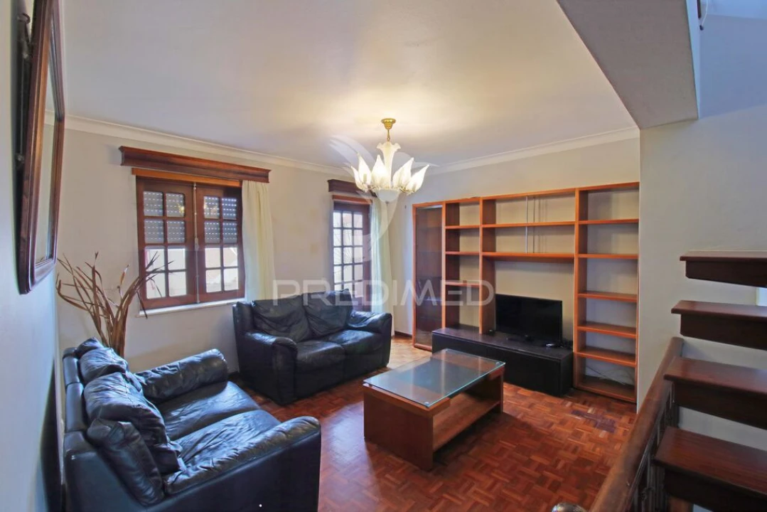 Moradia T4 para Venda em Angra (São Pedro) Foto 13