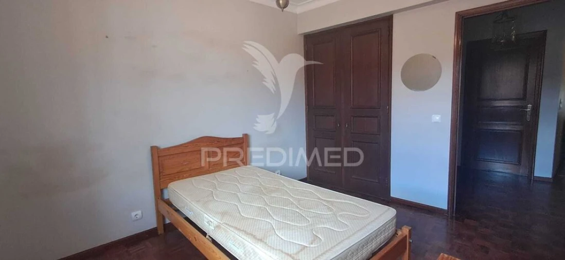 Moradia T4 para Venda em Angra (São Pedro) Foto 9