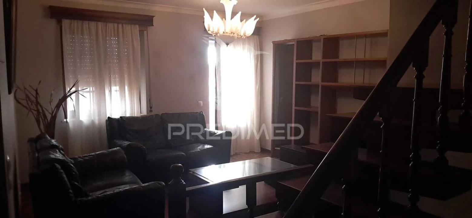 Moradia T4 para Venda em Angra (São Pedro) Foto 12