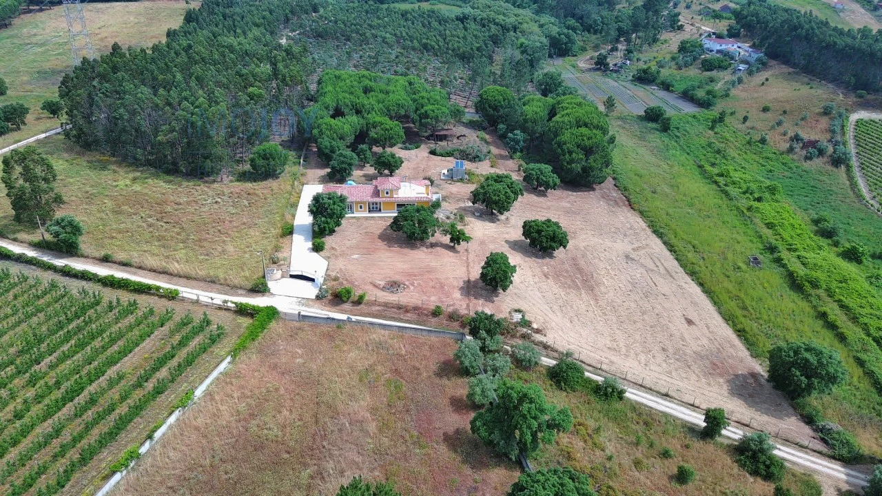 Quinta T3 para Venda em Alcoentre Foto 52