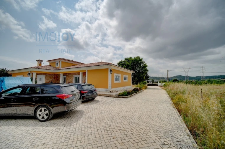 Quinta T3 para Venda em Alcoentre Foto 41