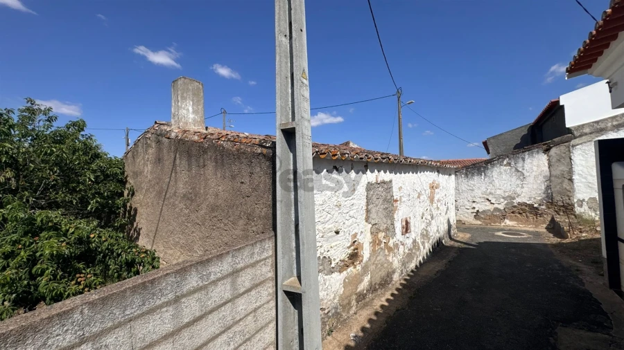 Moradia T2 para Venda em Santa Barbara de Padrões Foto 18