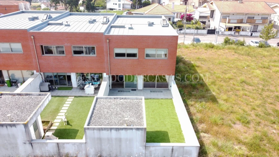 Terreno para Venda em Silvalde Foto 2