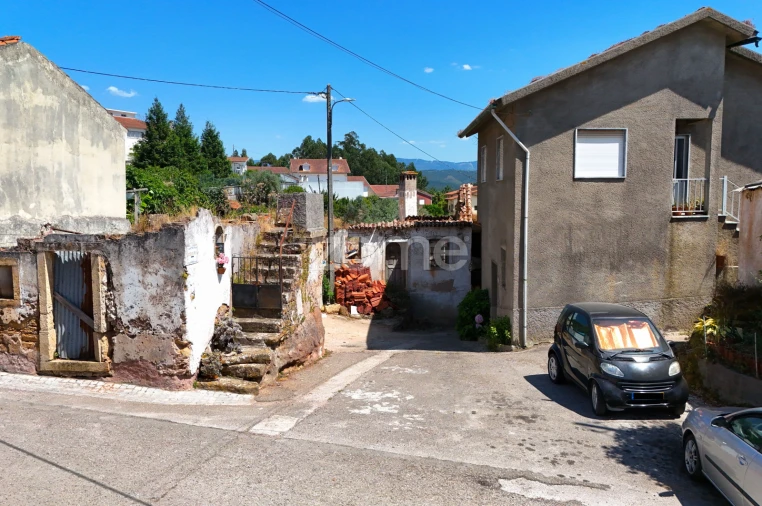 Moradia T3 para Venda em Almalagues Foto 9