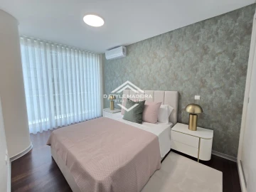 Apartamento T4 para Venda em Funchal (Se)