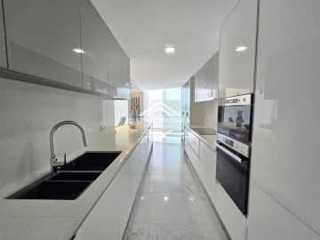 Apartamento T4 para Venda em Funchal (Se)