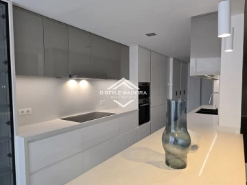 Apartamento T4 para Venda em Funchal (Se)