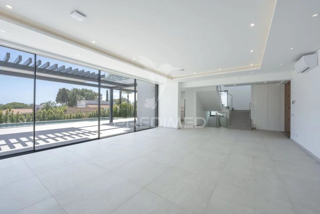 Moradia T4 para Venda em Albufeira e Olhos de Água Foto 4